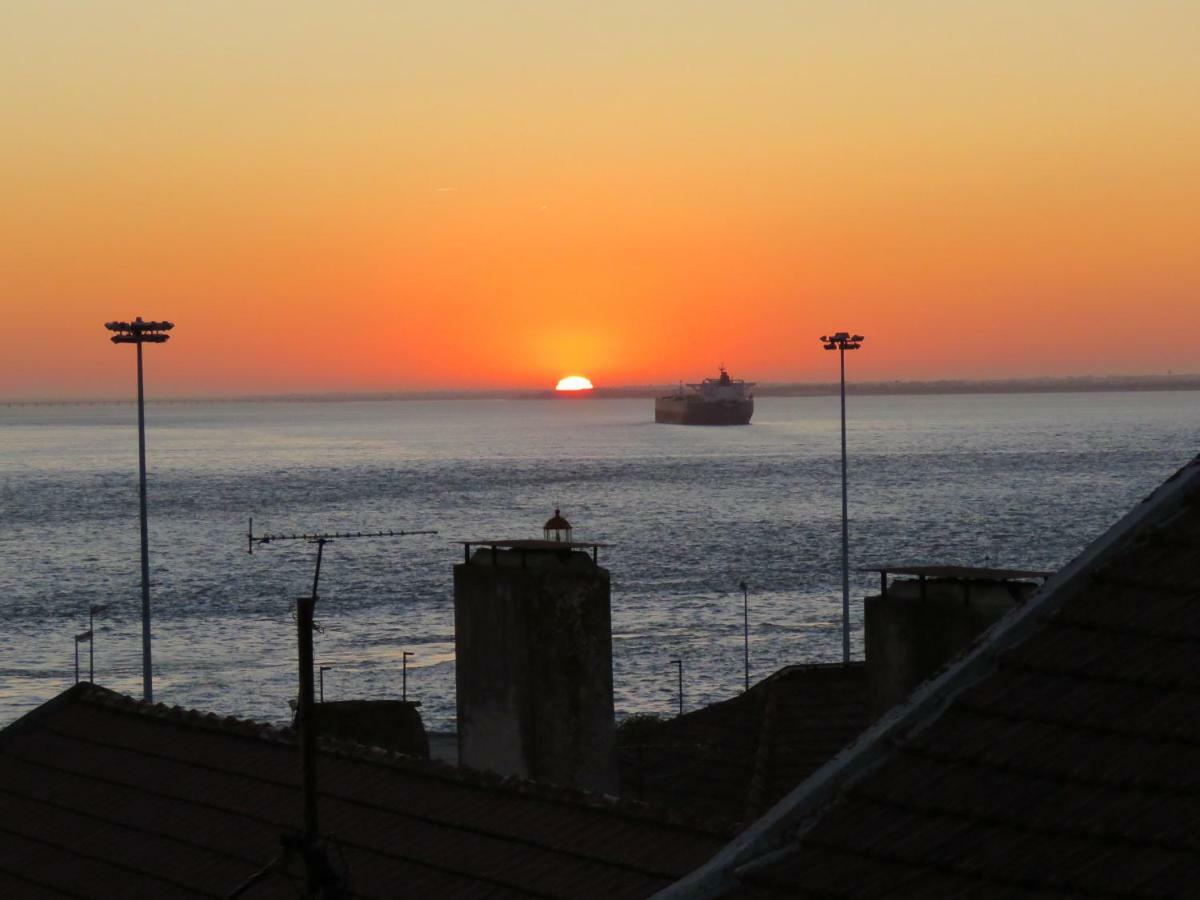 Tejo House River Lisbon Almada Exterior foto