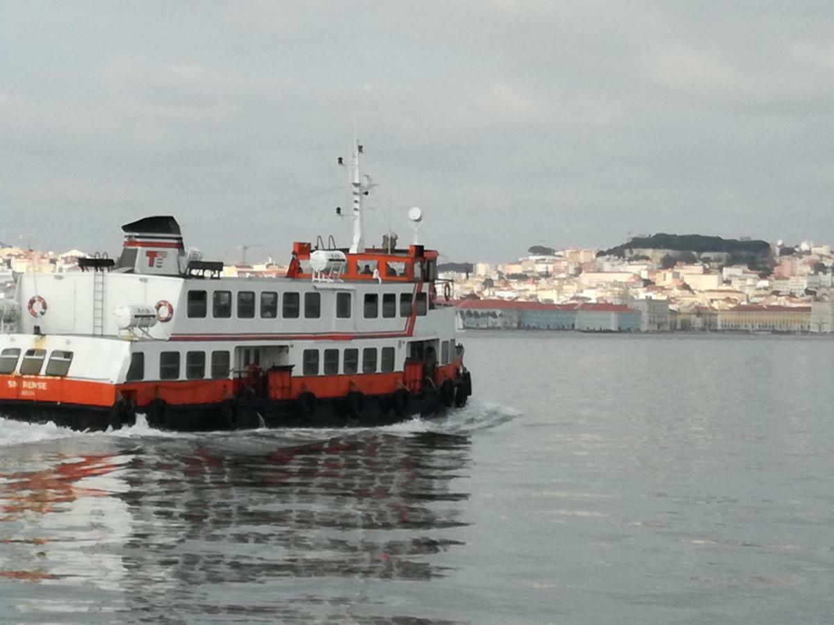 Tejo House River Lisbon Almada Exterior foto